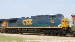 CSX 277 shows off its new paint